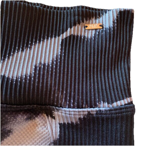 Pink Active Bike Gym Shorts Sz Large Ribbed Textured Athletic Workout Black Gray - Picture 3 of 12